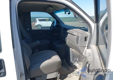 2004 Chevrolet Express G3500 from USA, damaged, VIN 1GCHG35U441190266